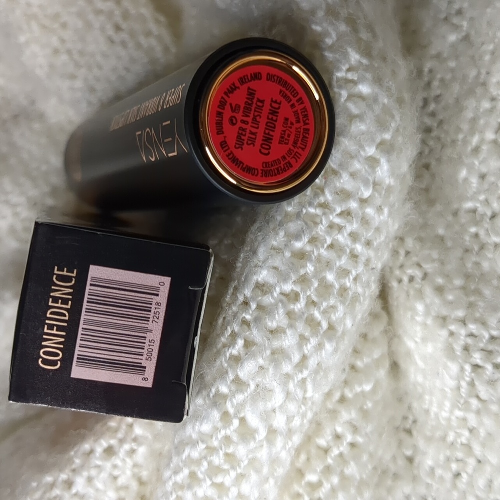 YENSA SUPER 8 Vibrant Silk Lipstick in Confidence, 3.5g/0.12oz - Picture 3 of 9
